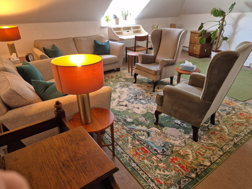 SpaciousSpacious counselling and therapy room for rent in Edinburgh